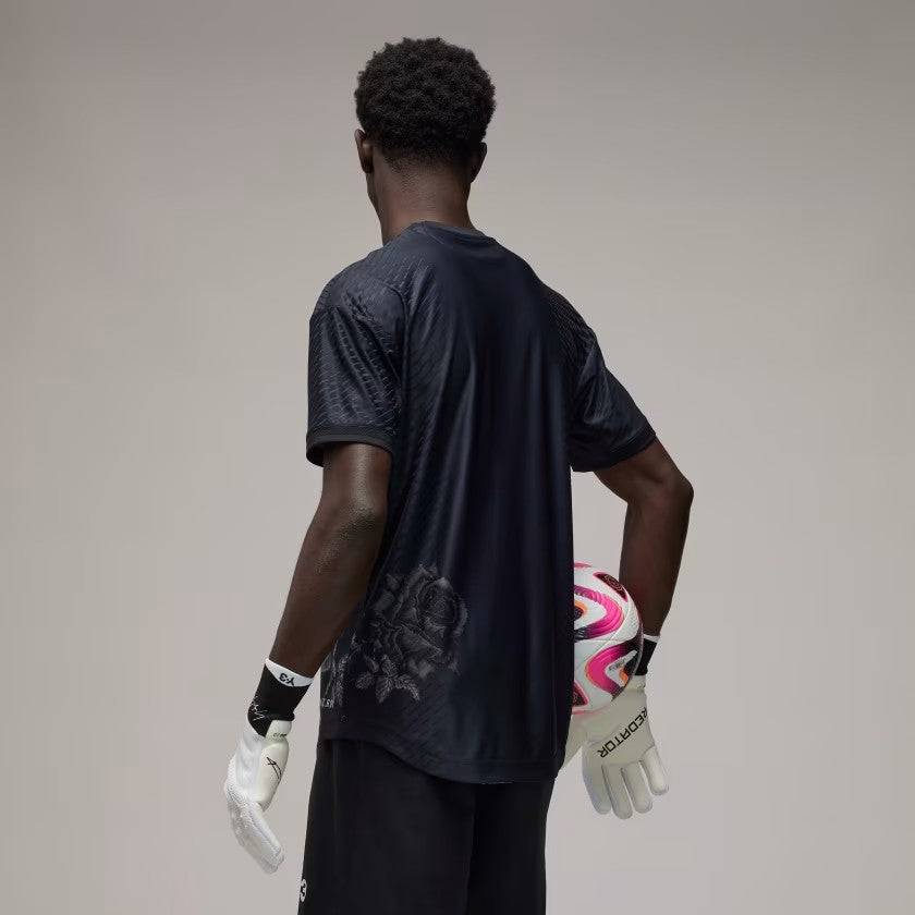 Camiseta Real Madrid 2023/24 Y-3 - Negra + 5 REGALOS